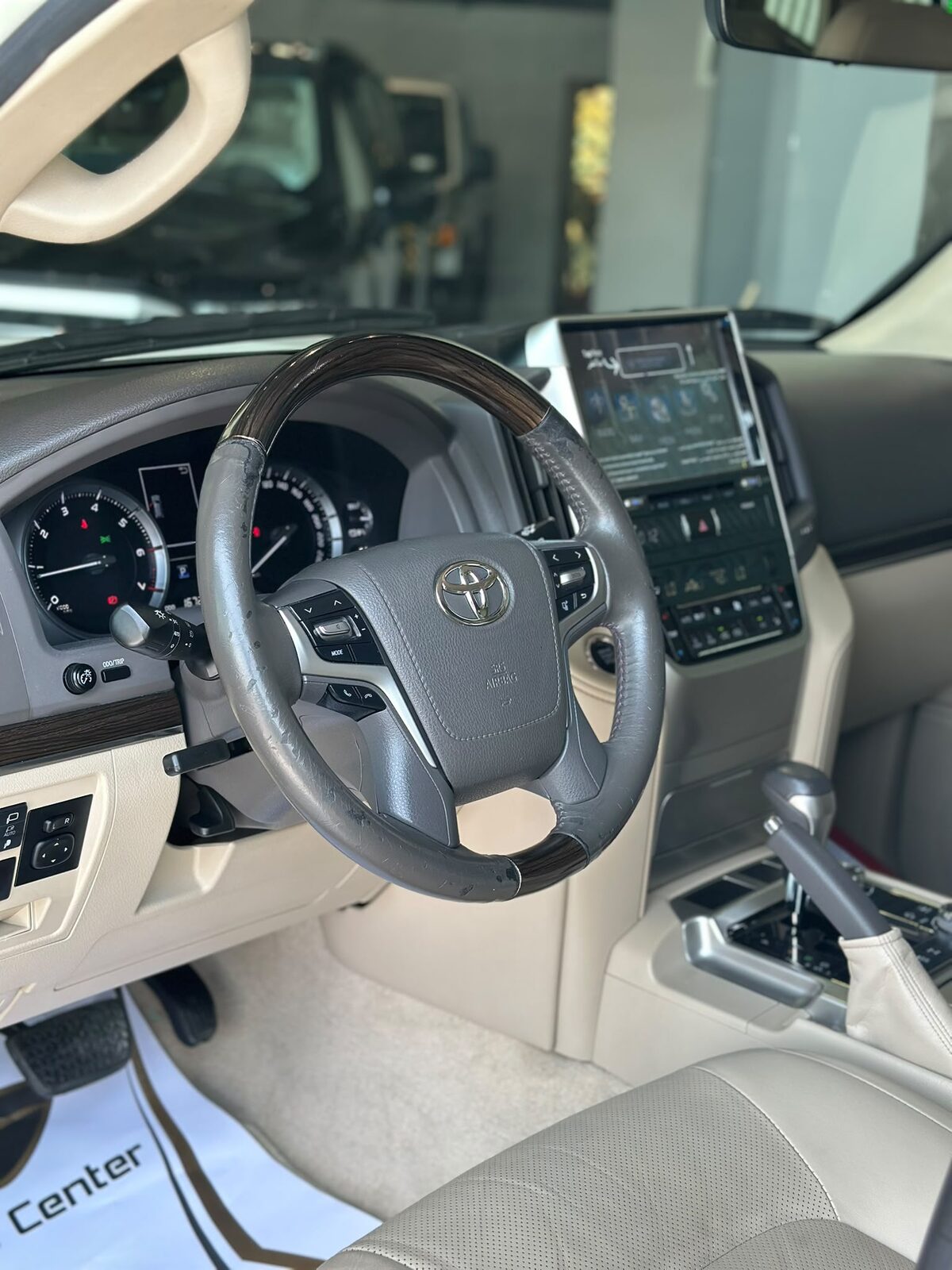 Riffa, Vehicles, Cars & Trucks , BHD 17900,  TOYOTA LAND CRUISER GXR GRAND TOURING V8 2019 WHITE,  2019,  Automatic,  167000 KM,
