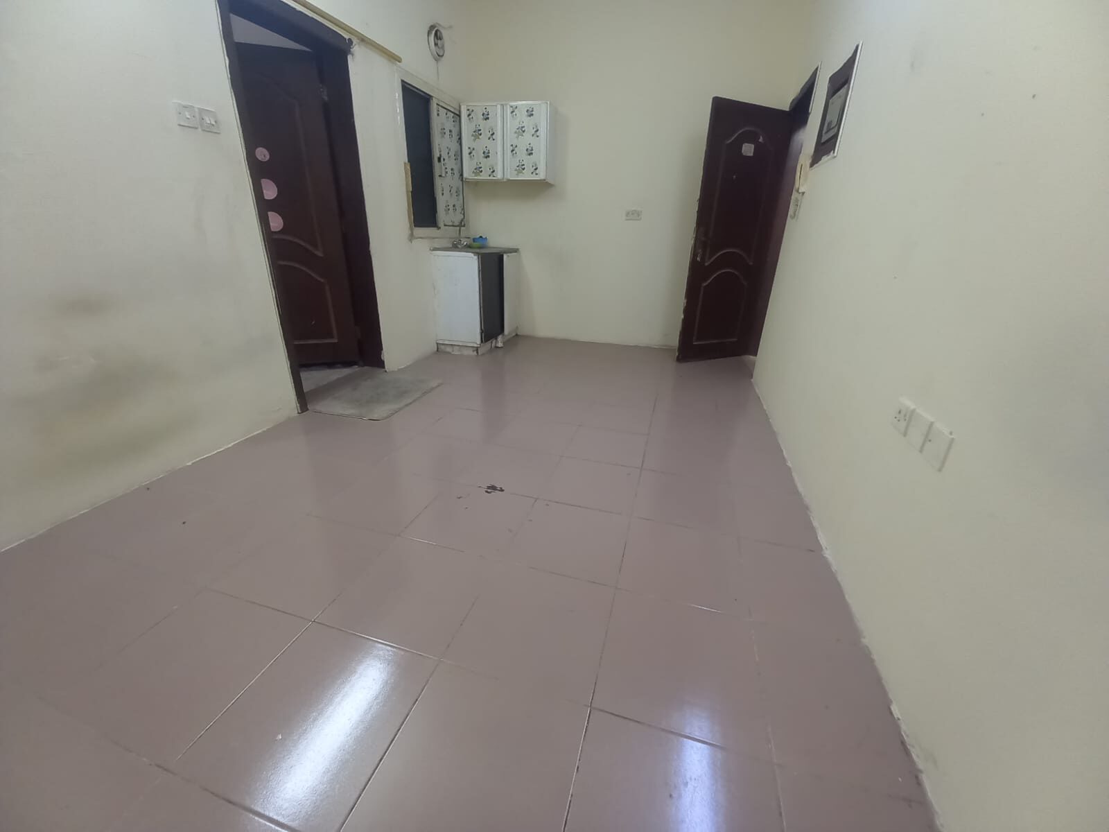 Gudaibiya, Apartments, Flats, Houses & Villas, BHD 120/month,  Studio,  # STUDIO SEMI FURNISHED FLAT FOR RENT IN GUDAIBIYA NEAR TO ARGENTINA SUPER MARKET-120 #