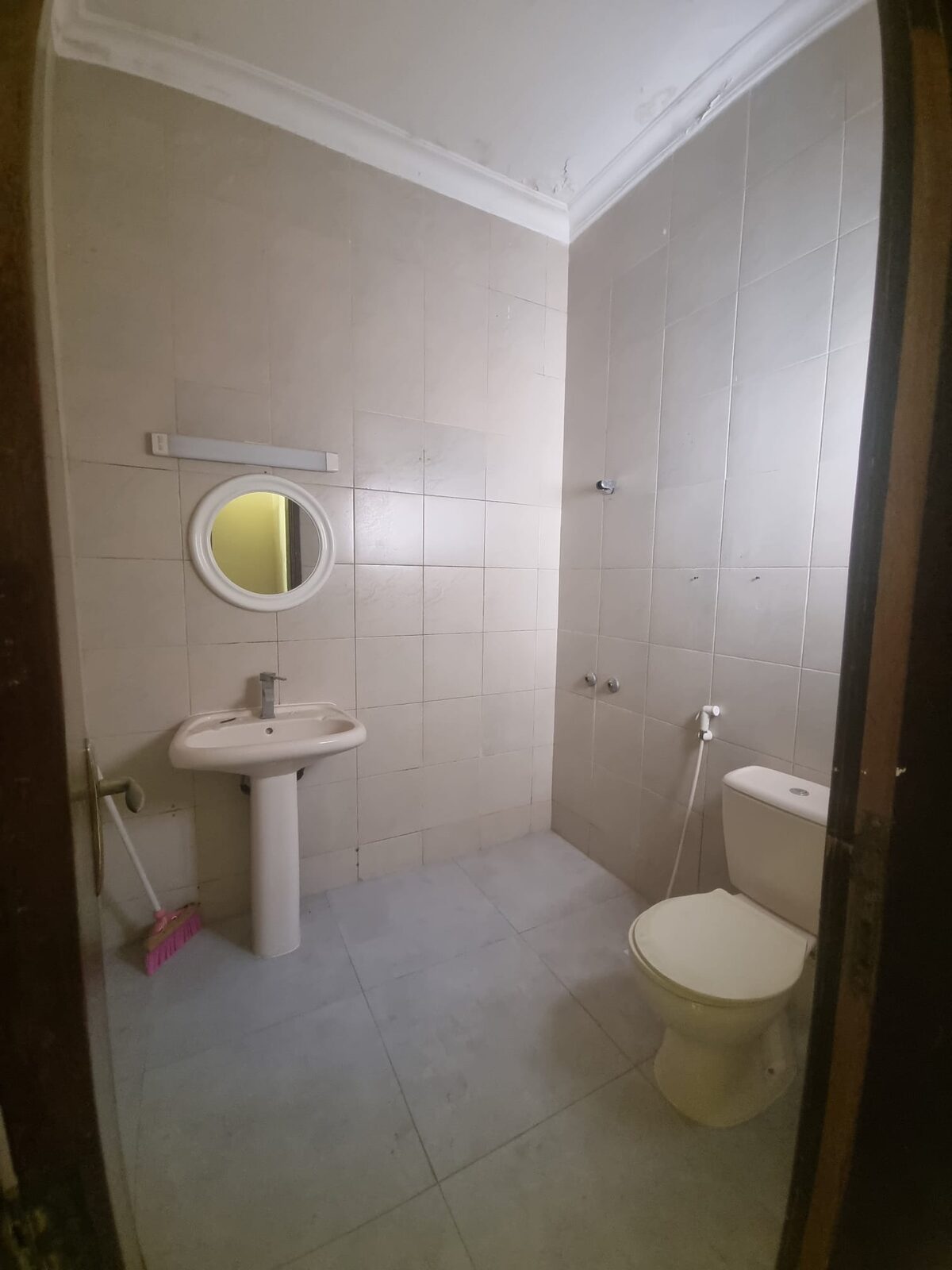 Gudaibiya, Apartments, Flats, Houses & Villas, BHD 135/month,  1 BR,  Un Furnished Family Flat For Rent In Hoora At Good Location