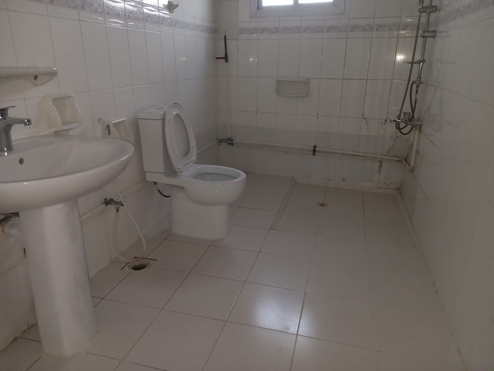 Adliya, Apartments, Flats, Houses & Villas, BHD 240/month,  3 BR,  # 3 BEDROOMS, 2 BATHROOMS,HALL,KITCHEN,FLAT FOR RENT-240/BD #
