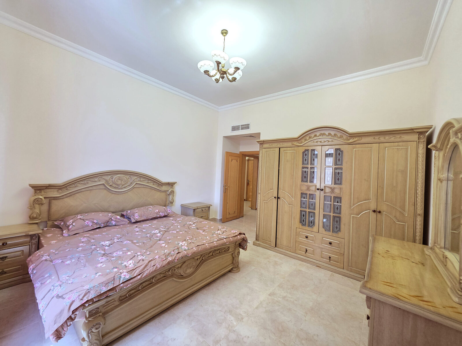 Juffair, Apartments, Flats, Houses & Villas, BHD 250/month,  Furnished,  1 BR,  Spacious 1 Bhk Flat | Free Internet & H/k | Family Bulding | Near Ramez Mall Juffair.