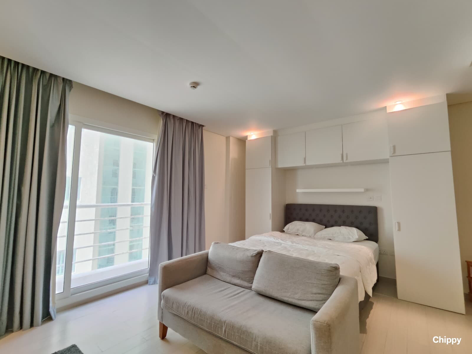 Busaiteen, Apartments, Flats, Houses & Villas, BHD 280/month,  Furnished,  1 BR,  Luxury Furnished Studio Apartment | Balcony | Pool & Gym | Busaiteen