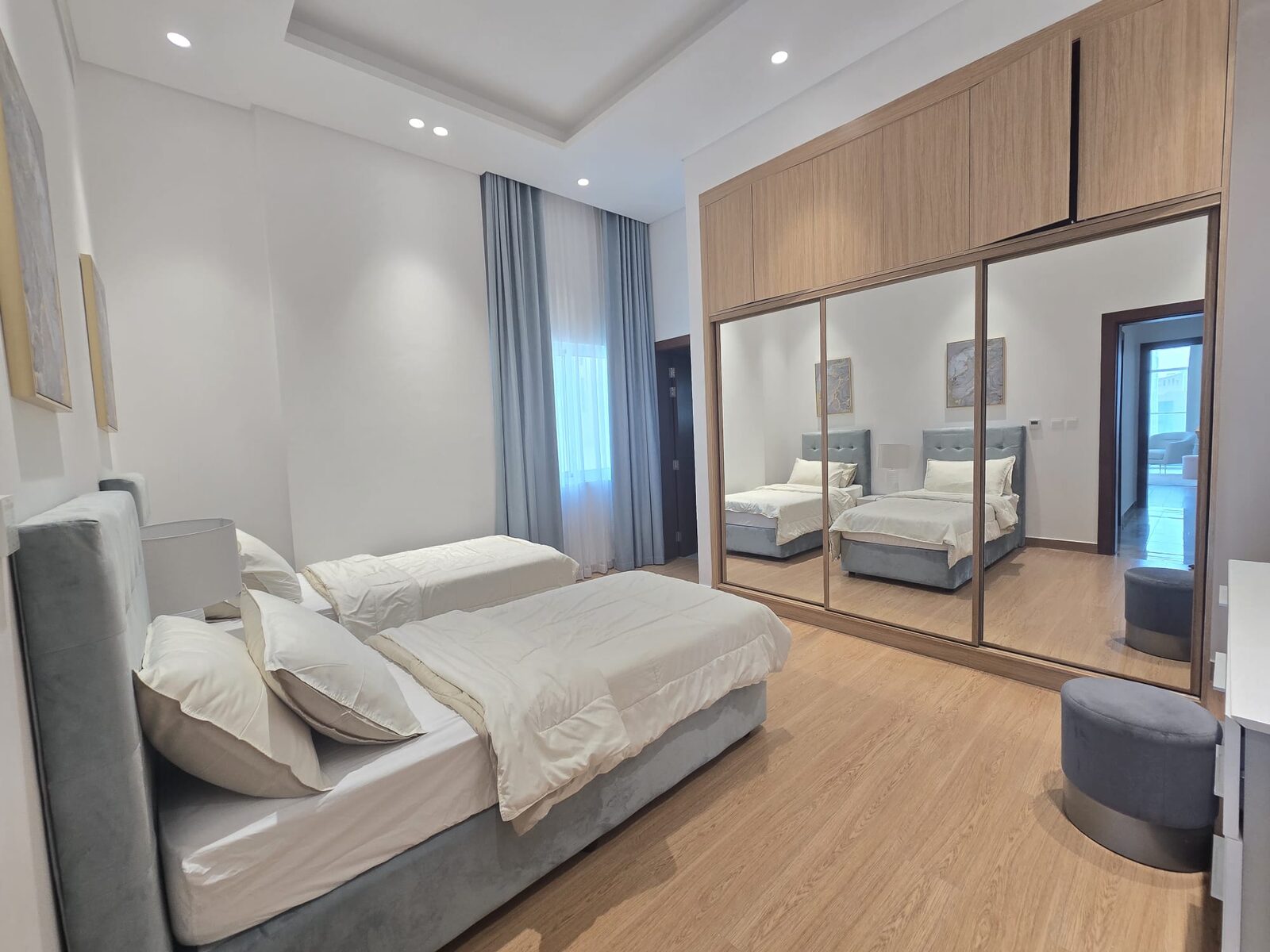 Manama, Apartments, Flats, Houses & Villas, BHD 750/month,  Furnished,  3 BR,  150 Sq. Meter,  Luxurious 2BHK With Maid Room And Facilities In Seef