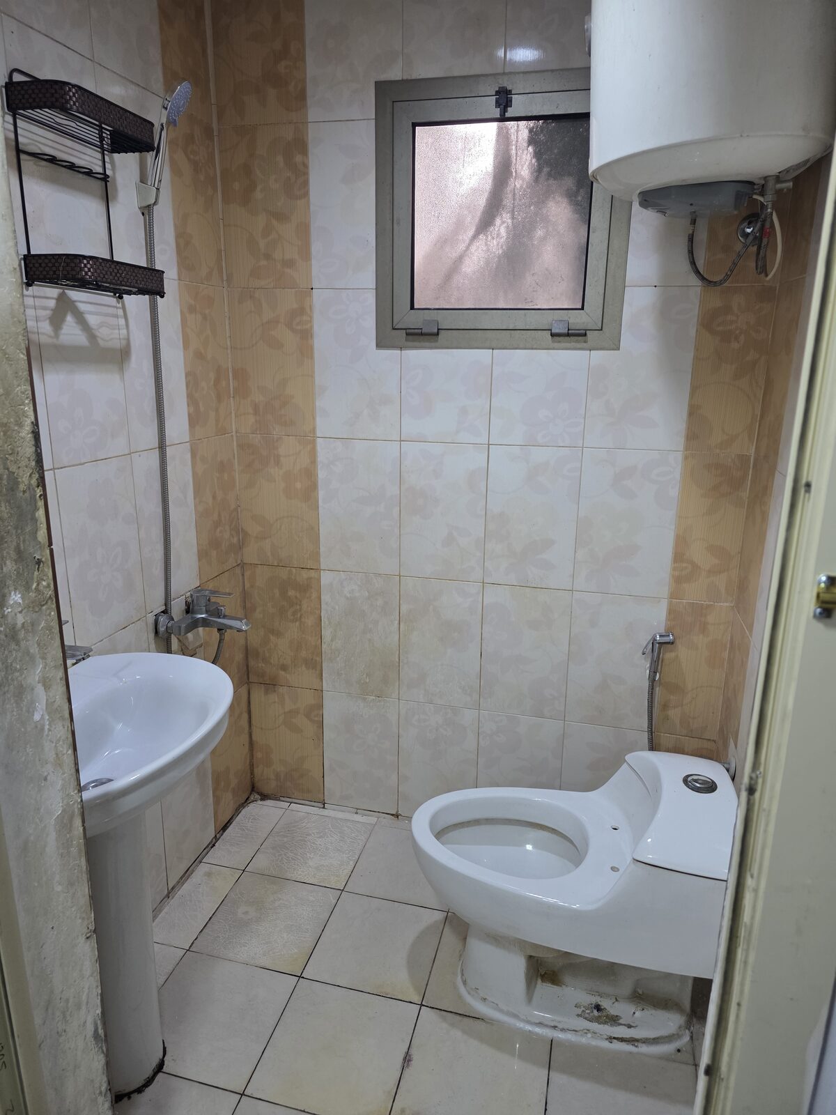 Dammam, Apartments, Flats, Houses & Villas, SAR 1400/month,  2 BR,  2 Room Flat Is Available For Rent (for Singles Not For Family)