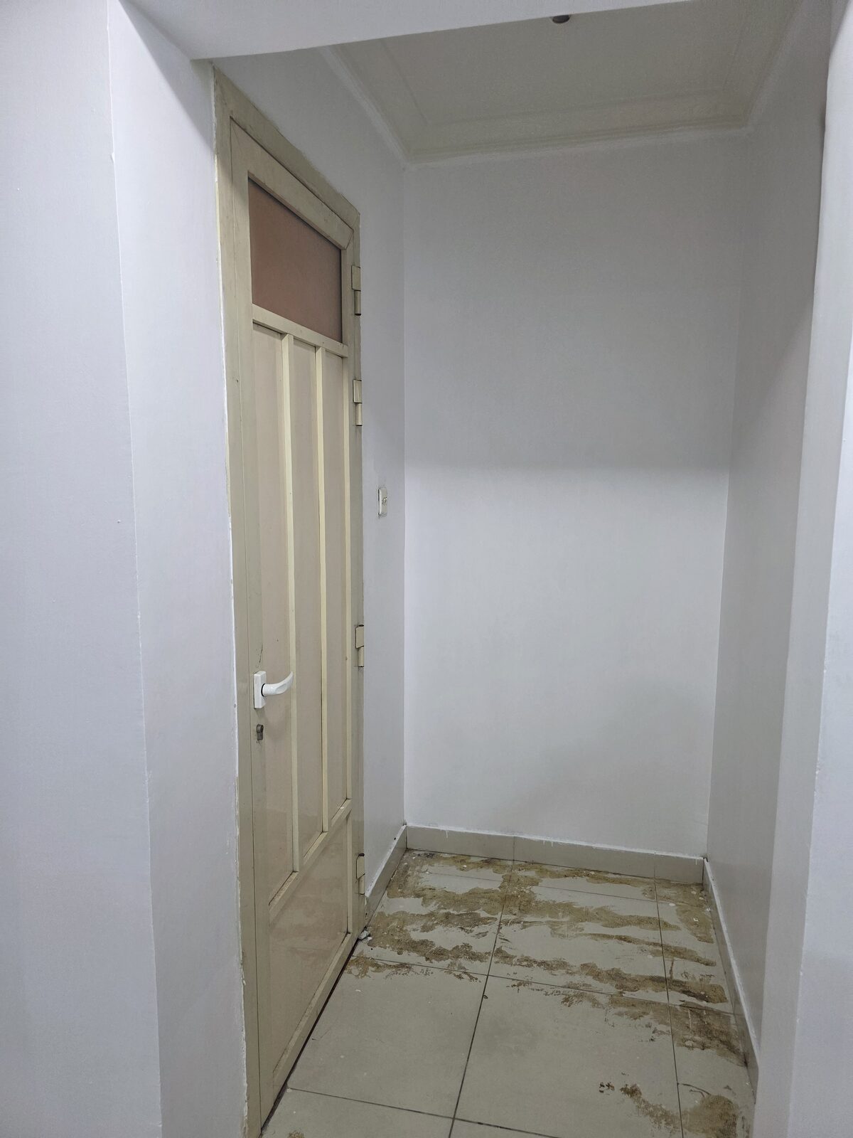 Dammam, Apartments, Flats, Houses & Villas, SAR 1400/month,  2 BR,  2 Room Flat Is Available For Rent (for Singles Not For Family)