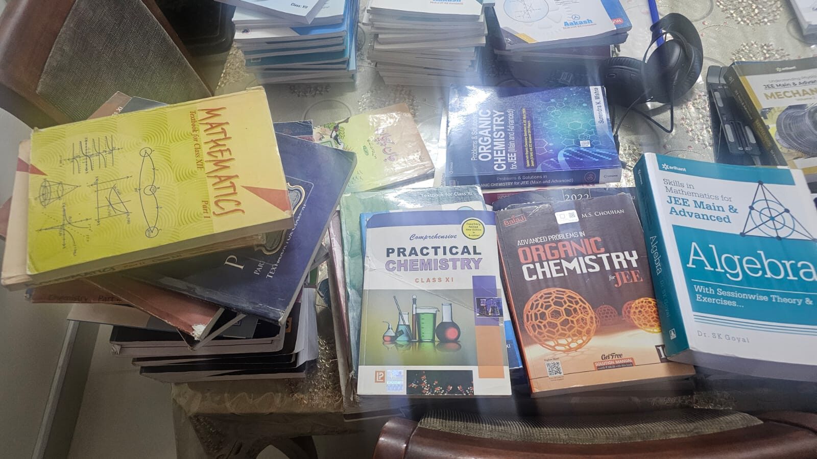 Riyadh, Books, SAR 100,  Remaining Used JEE And NEET Competitions Books Available For Study