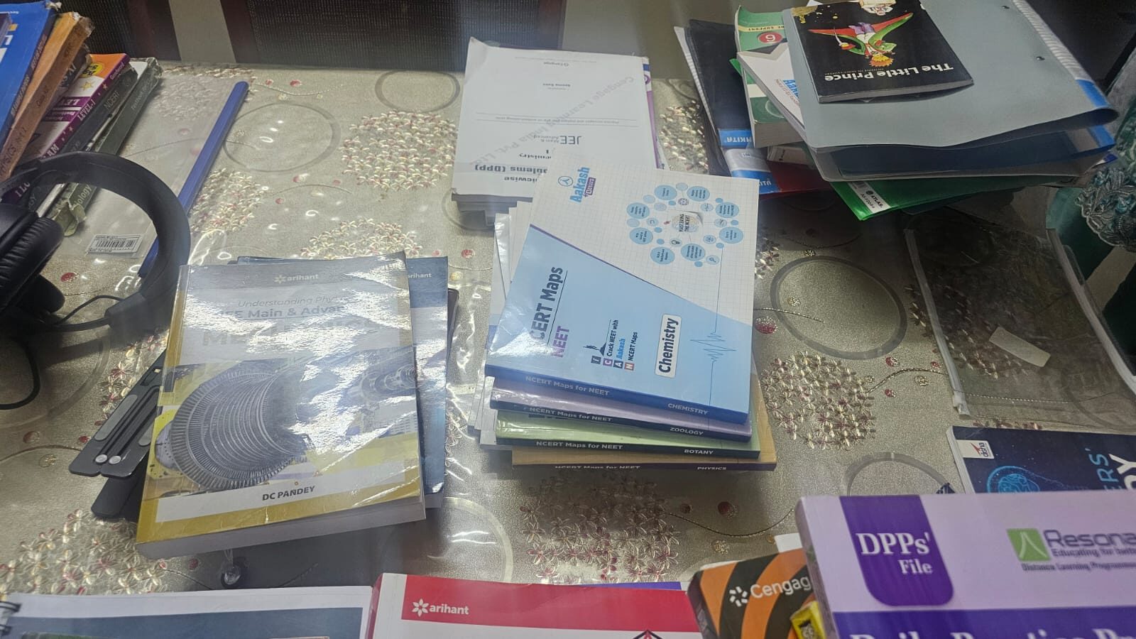 Riyadh, Books, SAR 100,  Remaining Used JEE And NEET Competitions Books Available For Study