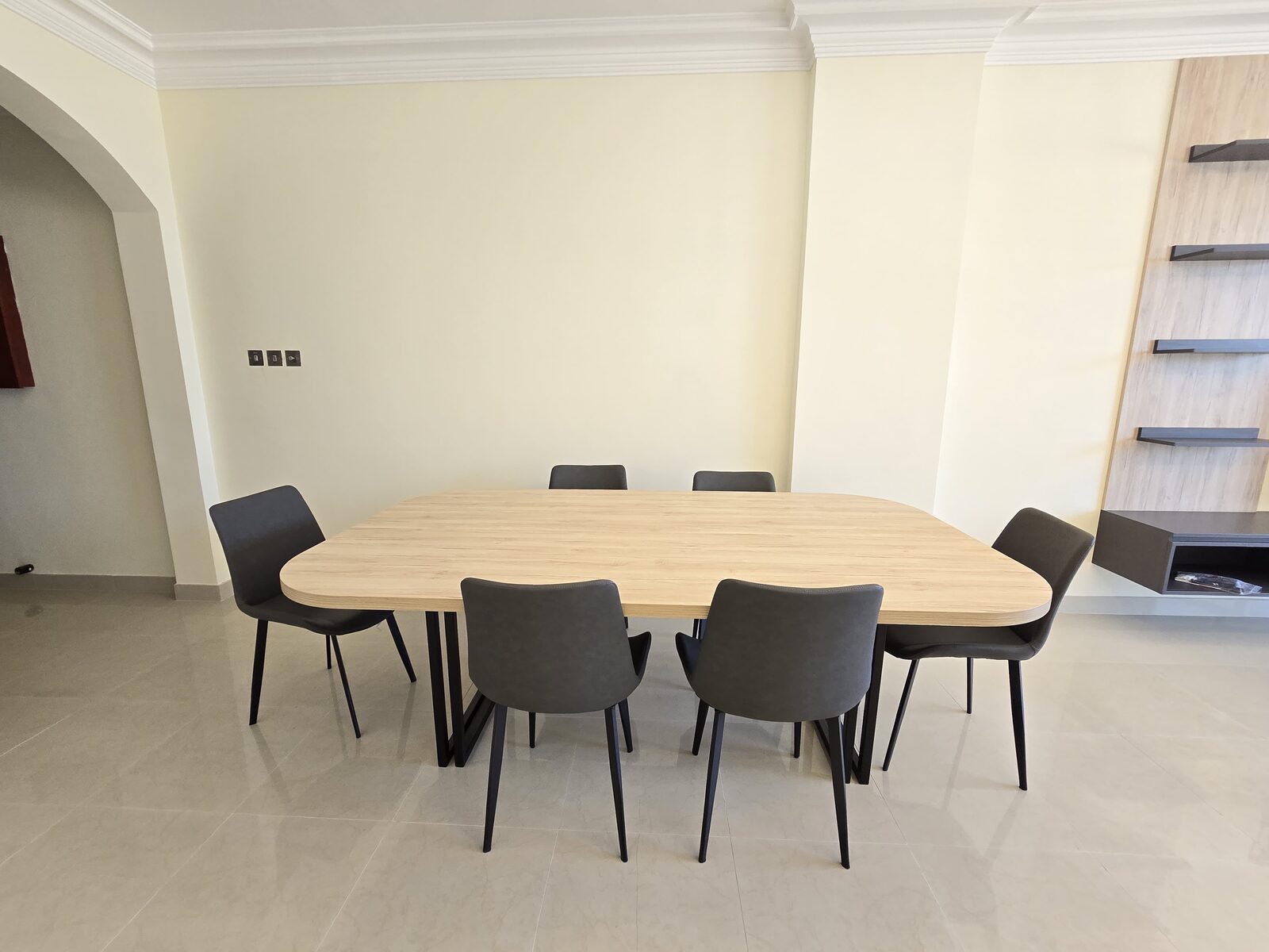 Manama, Apartments, Flats, Houses & Villas, BHD 400/month,  Furnished,  2 BR,  150 Sq. Meter,  Spacious And Furnished 2BHK Apartment In Manama