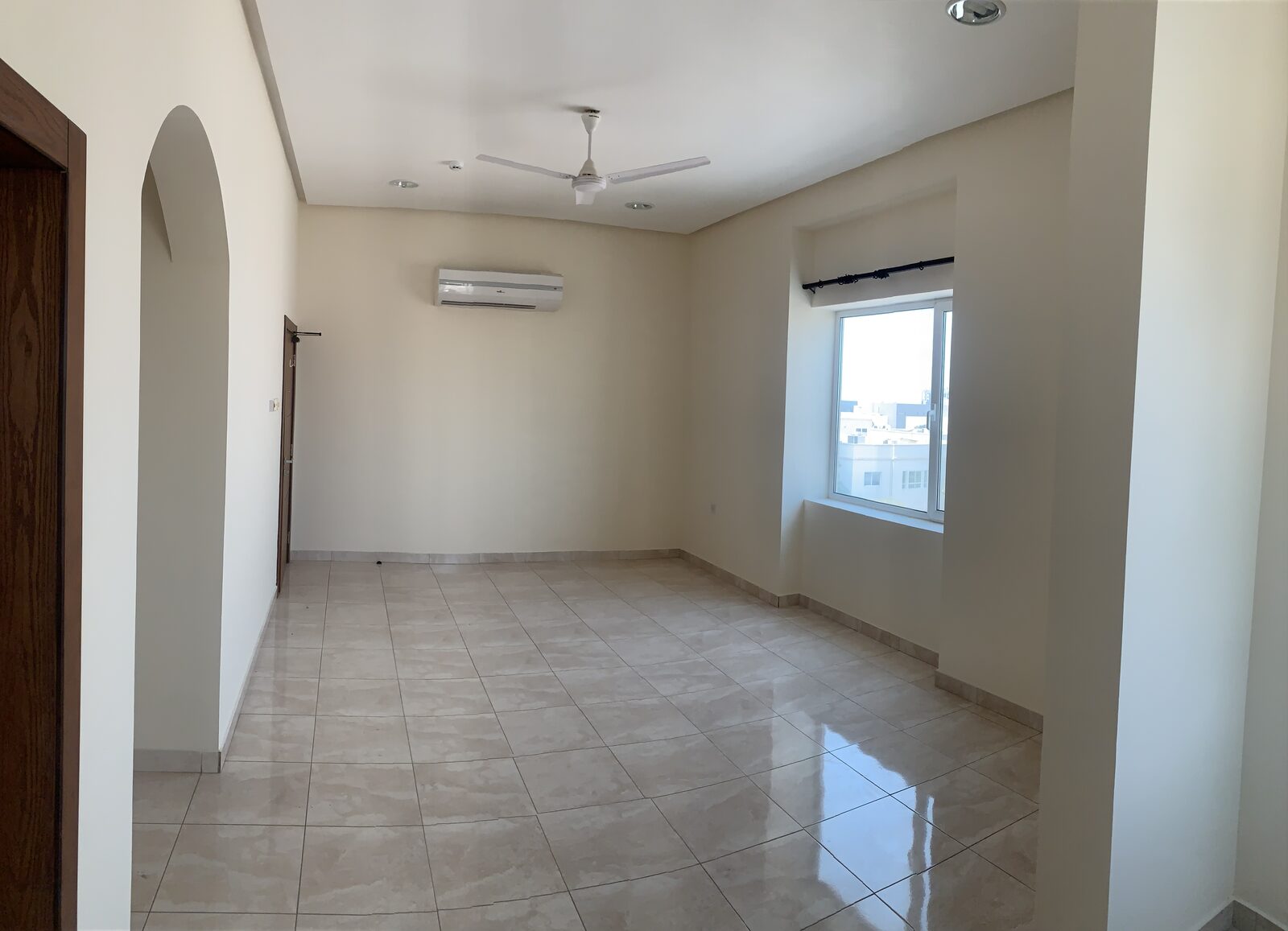 Janabiya, Apartments, Flats, Houses & Villas, BHD 300/month,  2 BR,  130 Sq. Meter,  Janabiya Area 2 Bedroom Semi Furnished Apartment Available For Rent