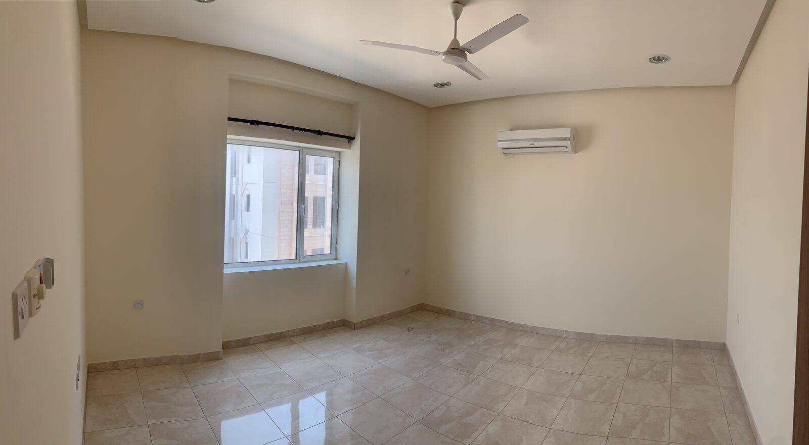 Janabiya, Apartments, Flats, Houses & Villas, BHD 300/month,  2 BR,  130 Sq. Meter,  Janabiya Area 2 Bedroom Semi Furnished Apartment Available For Rent