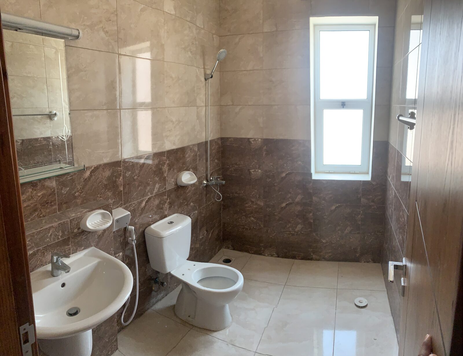 Janabiya, Apartments, Flats, Houses & Villas, BHD 300/month,  2 BR,  130 Sq. Meter,  Janabiya Area 2 Bedroom Semi Furnished Apartment Available For Rent
