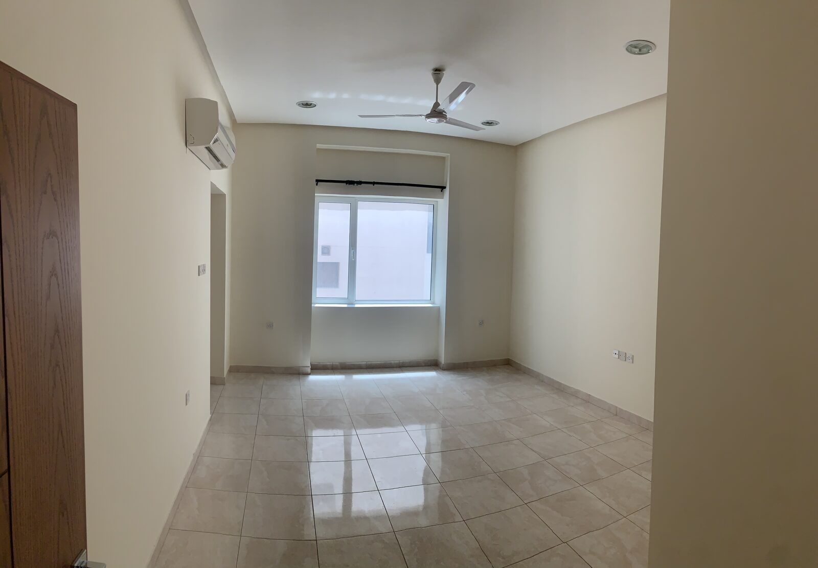 Janabiya, Apartments, Flats, Houses & Villas, BHD 300/month,  2 BR,  130 Sq. Meter,  Janabiya Area 2 Bedroom Semi Furnished Apartment Available For Rent