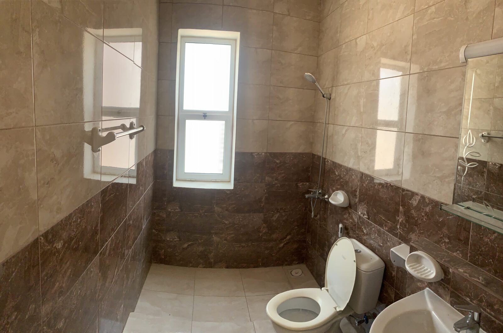 Janabiya, Apartments, Flats, Houses & Villas, BHD 300/month,  2 BR,  130 Sq. Meter,  Janabiya Area 2 Bedroom Semi Furnished Apartment Available For Rent