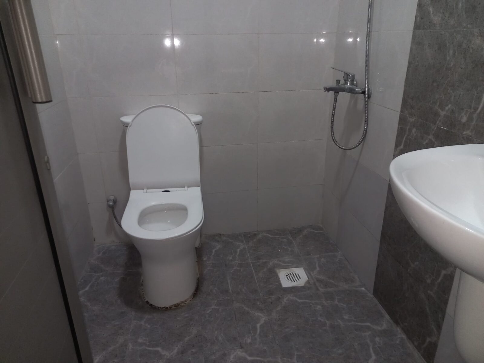 Manama, Apartments, Flats, Houses & Villas, BHD 140/month,  Studio,  # STUDIO FLAT WITH A/C,EWA UNLIMITED FOR RNT IN MANAMA GATE -140/BD#