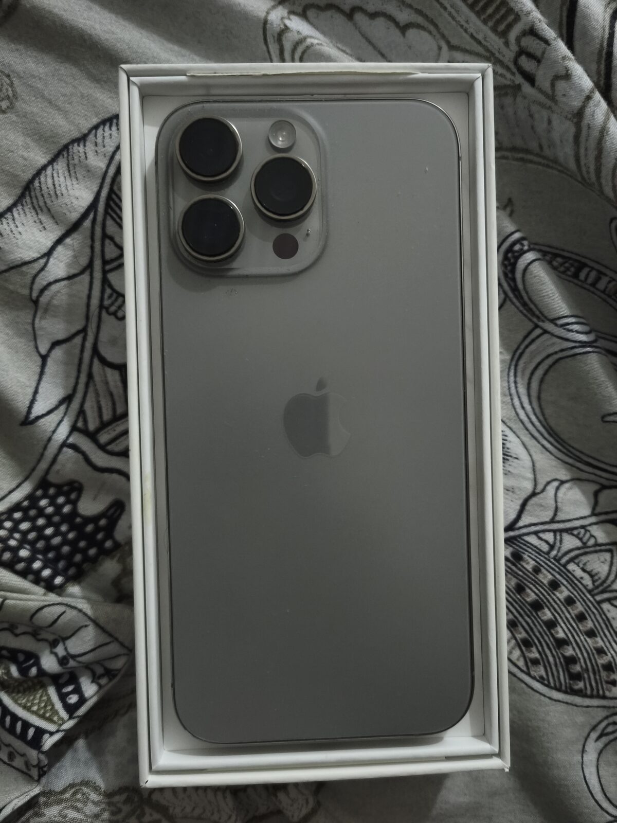 Al Zahra, Mobile Phones, SAR 3500,  Iphone 16 Pro Max 256 GB In A Very Good Condition (92% Battery Health)