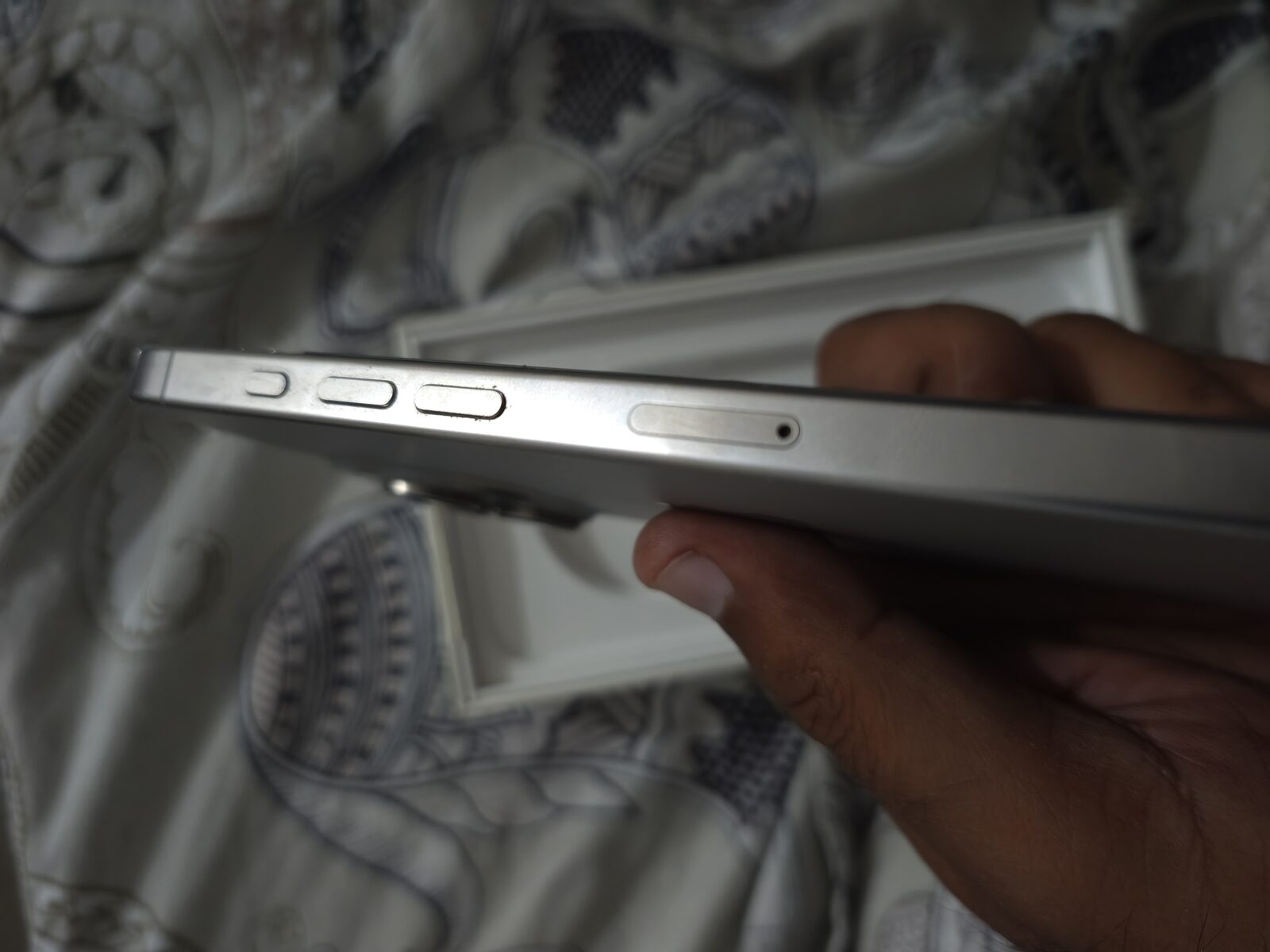 Al Zahra, Mobile Phones, SAR 3500,  Iphone 16 Pro Max 256 GB In A Very Good Condition (92% Battery Health)