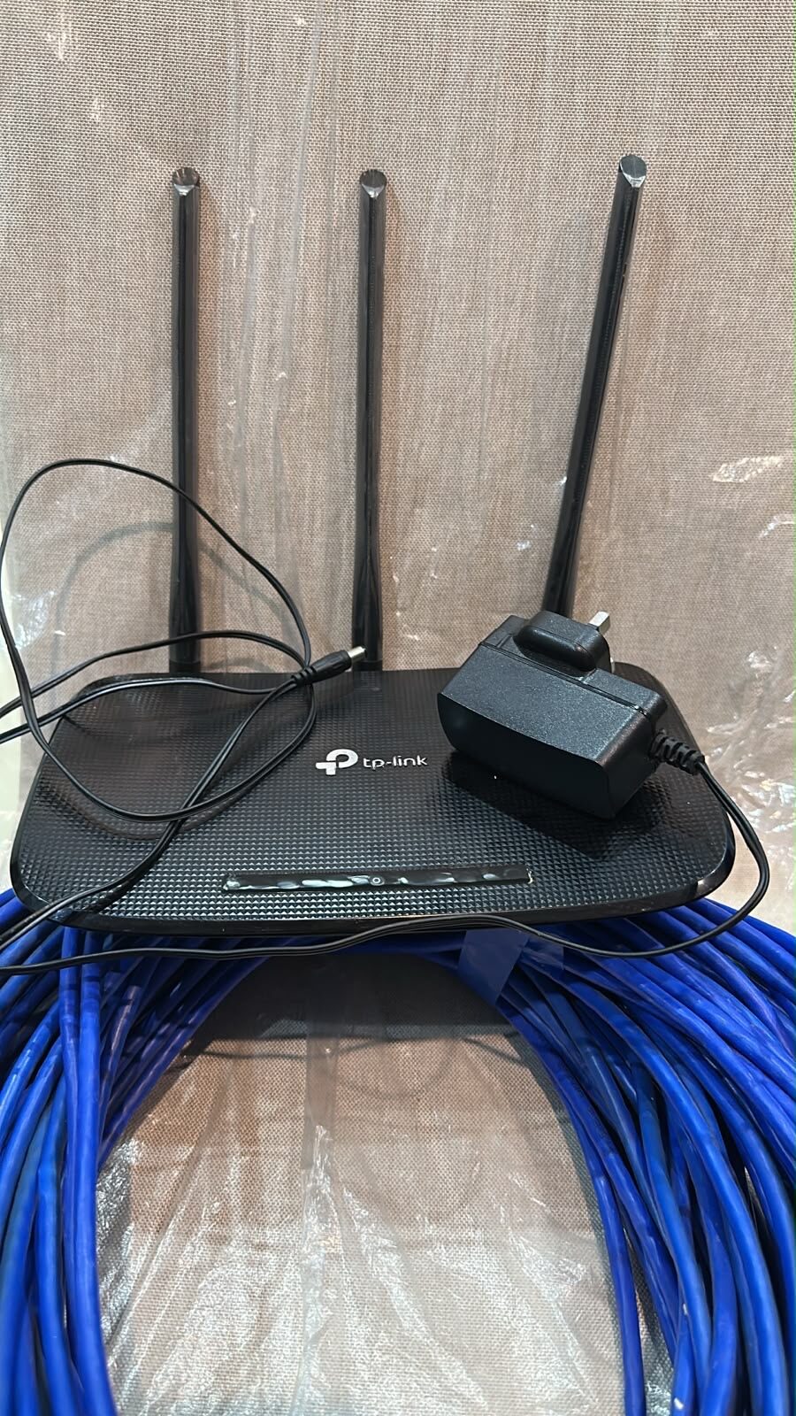 Jeddah, Computers, SAR 250,  Tp Link Router Plus Long Wire For Sale