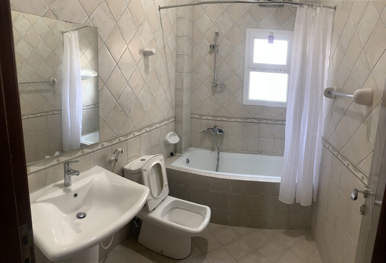 Janabiya, Apartments, Flats, Houses & Villas, BHD 280/month,  Furnished,  1 BR,  130 Sq. Meter,  Janabiya Area 1 Bedroom Furnished Apartment Available For Rent