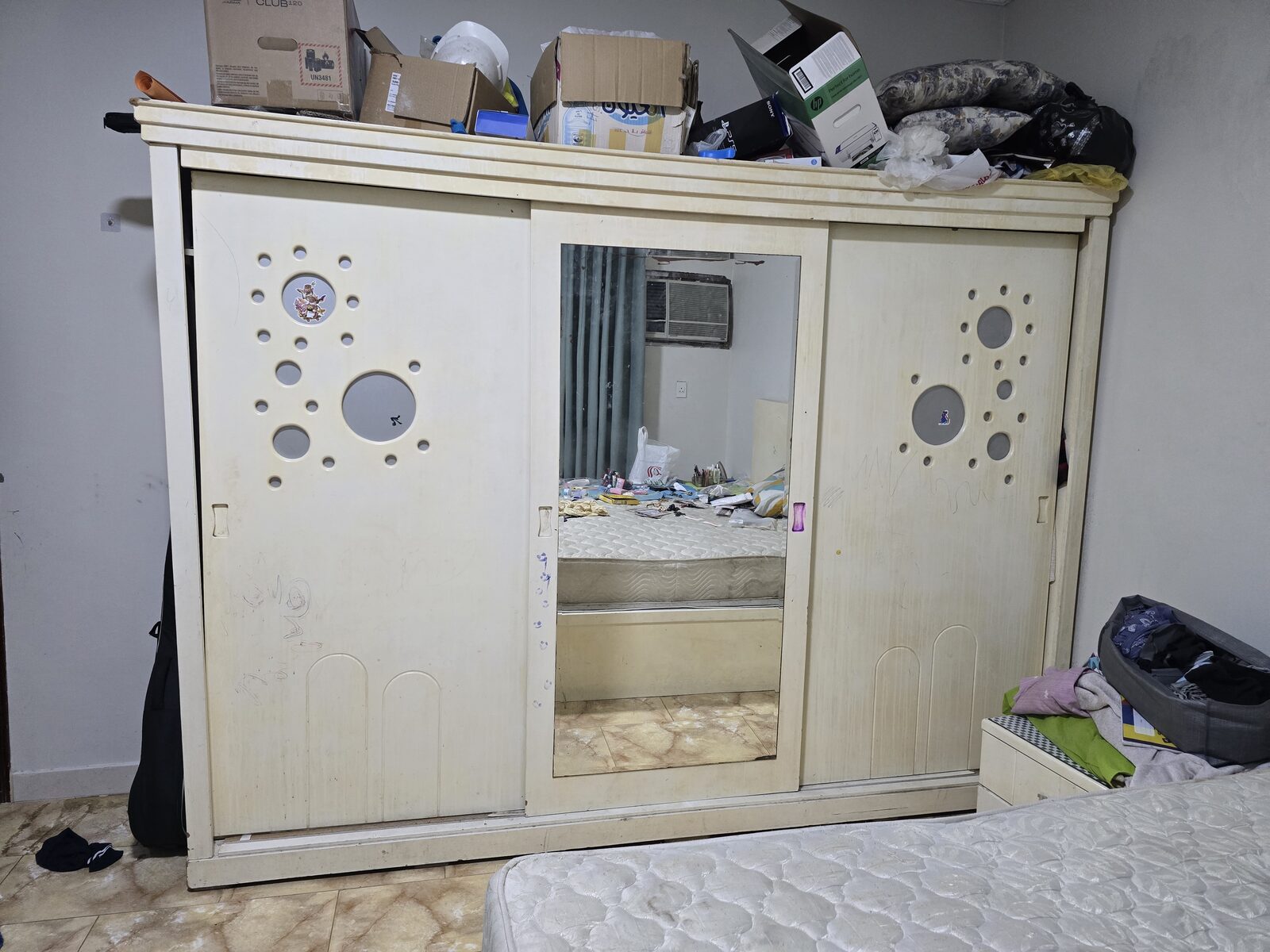 Jubail, Household Items, SAR 1000,  Bedroom Set (Bed, Mattress, Dressing Table, Cupboard, Side Table)