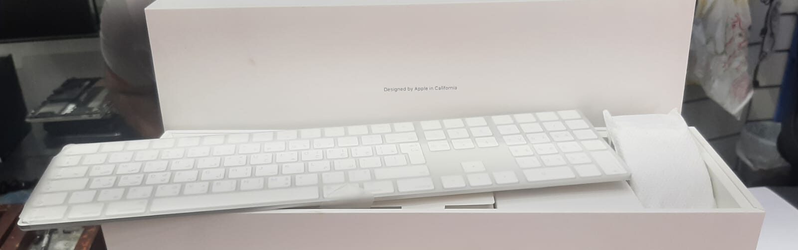 Jeddah, Computers, SAR 550,  Magic Keyboard And Mouse Wireless For Apple With Box