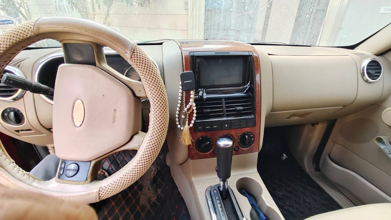 Jeddah, Vehicles, Cars & Trucks , SAR 10800,  Ford Explorer,  2007,  Automatic,  269000 KM,  Urgent Sell