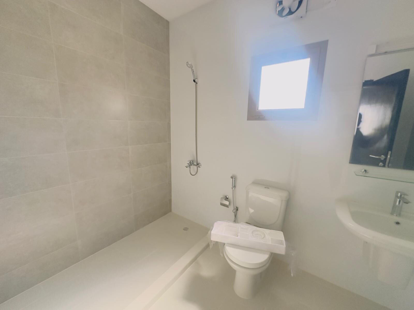 Salmaniya, Villas, BHD 525,  Fully Renovated Single Store Villa