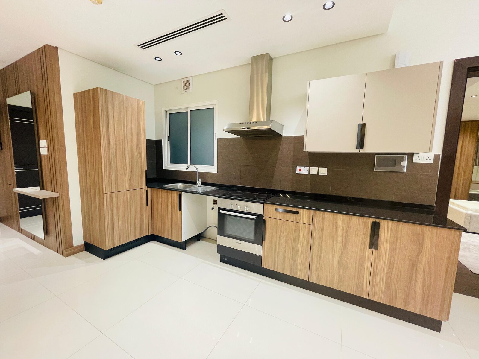 Manama, Apartments, Flats, Houses & Villas, BHD 600/month,  Furnished,  3 BR,  150 Sq. Meter,  Furnished 3bhk Apartment In Seef