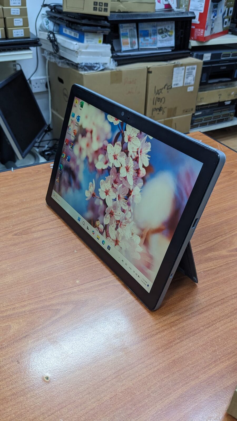 Manama, Tablet Computers, BHD 143,  DELL Core I5 10th Gen 2in1 Detachable Touch Laptop+Tablet 16GB Ram SSD 35x Fast FREE Gifts