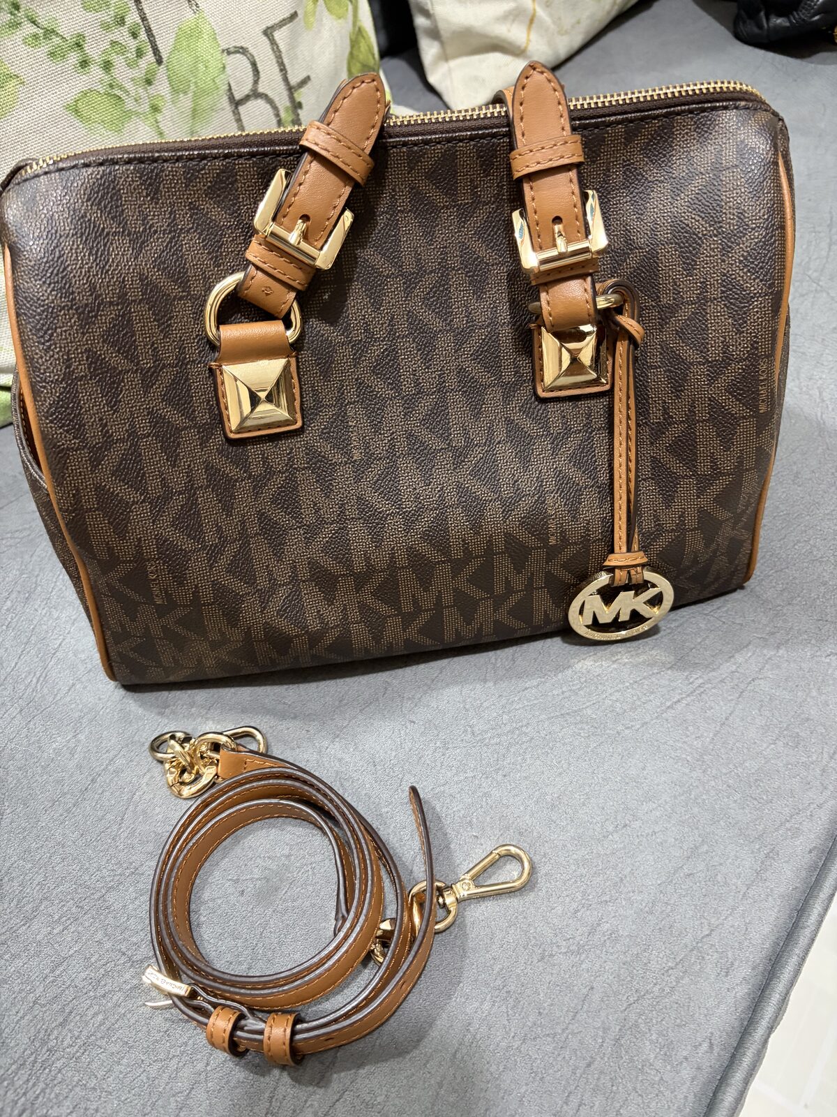 Riyadh, Clothing & Accessories, SAR 1000,  Selling Pre-loved Bags