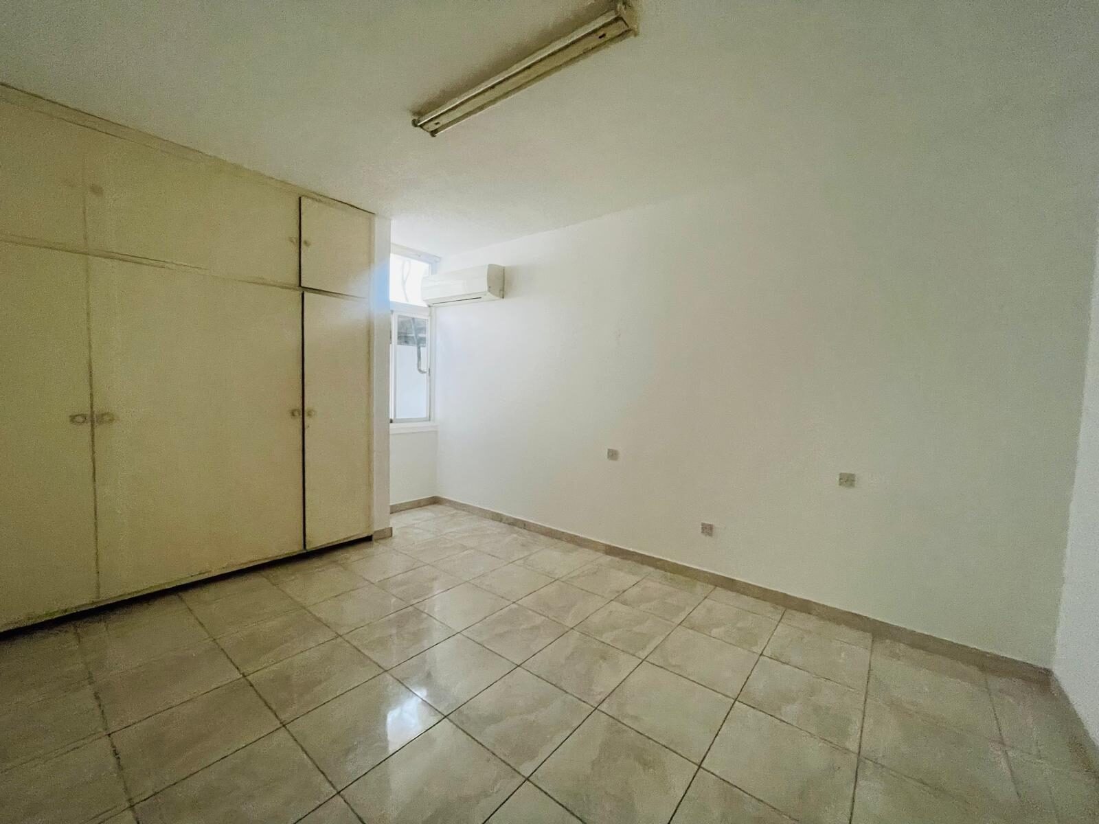 Saar, Apartments, Flats, Houses & Villas, BHD 550/month,  5 BR,  200 Sq. Meter,  Spacious 5 Bed Compound Villa - Pool