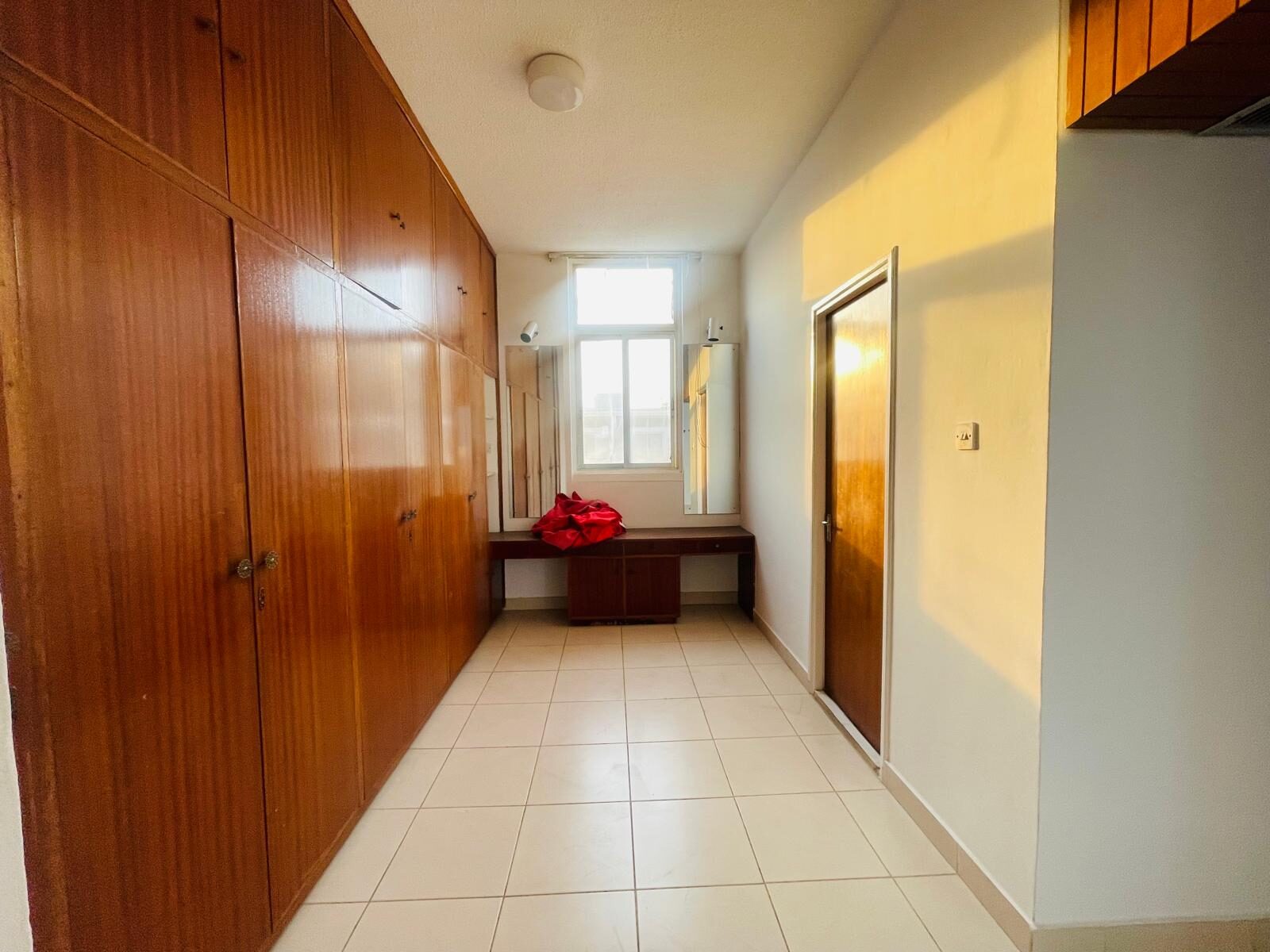 Saar, Apartments, Flats, Houses & Villas, BHD 550/month,  5 BR,  200 Sq. Meter,  Spacious 5 Bed Compound Villa - Pool
