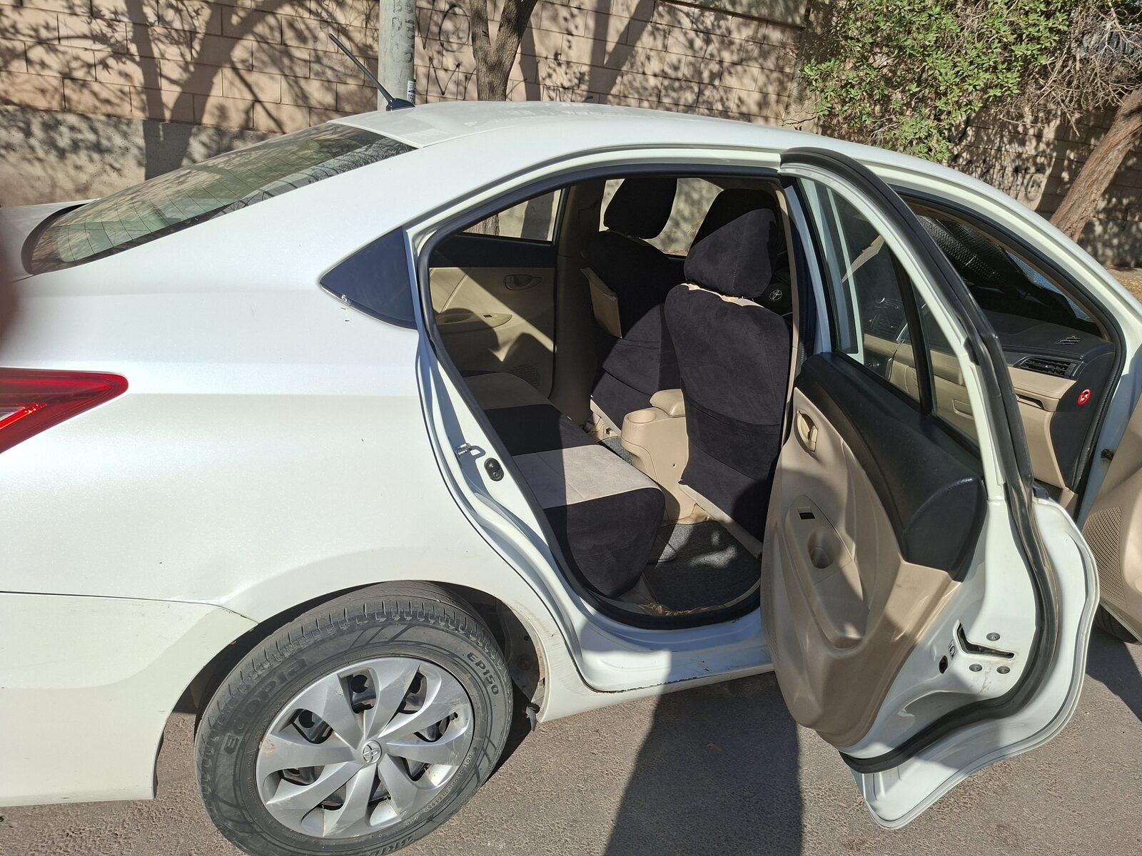Al Wizarat, Vehicles, Cars & Trucks , SAR 30000,  Toyota Yaris,  2016,  Automatic,  180000 KM,    Model |  | Price Negotiable