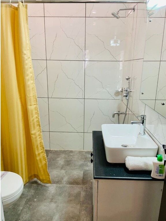 Gurgaon, Apartments, Flats, Houses & Villas, INR 4000/day,  Furnished,  1 BR,  550 Sq. Meter,  One Bedroom Apartment Dlf Cyber City