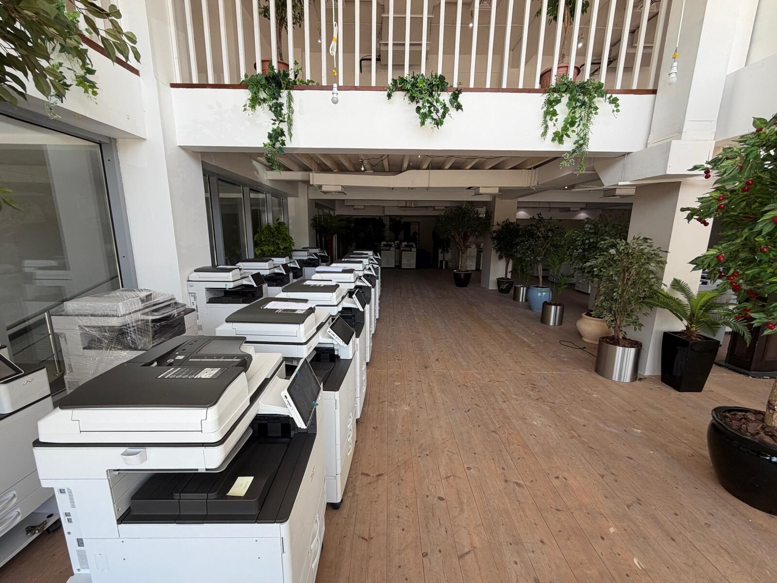 Adliya, Apartments, Flats, Houses & Villas, BHD 1200/month,  Showroom For Rent In Adliya