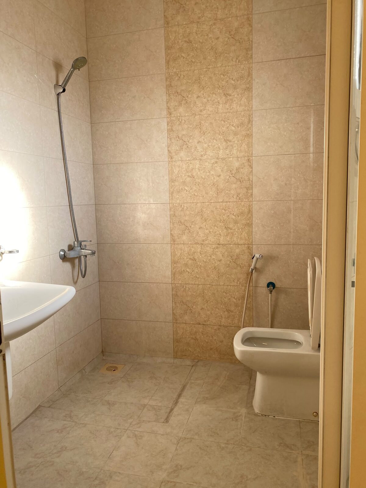 Busaiteen, Apartments, Flats, Houses & Villas, BHD 230/month,  2 BR,  Semi Furnished Flat For Rent In Busaiteen | 230 BHD Inclusive Ewa