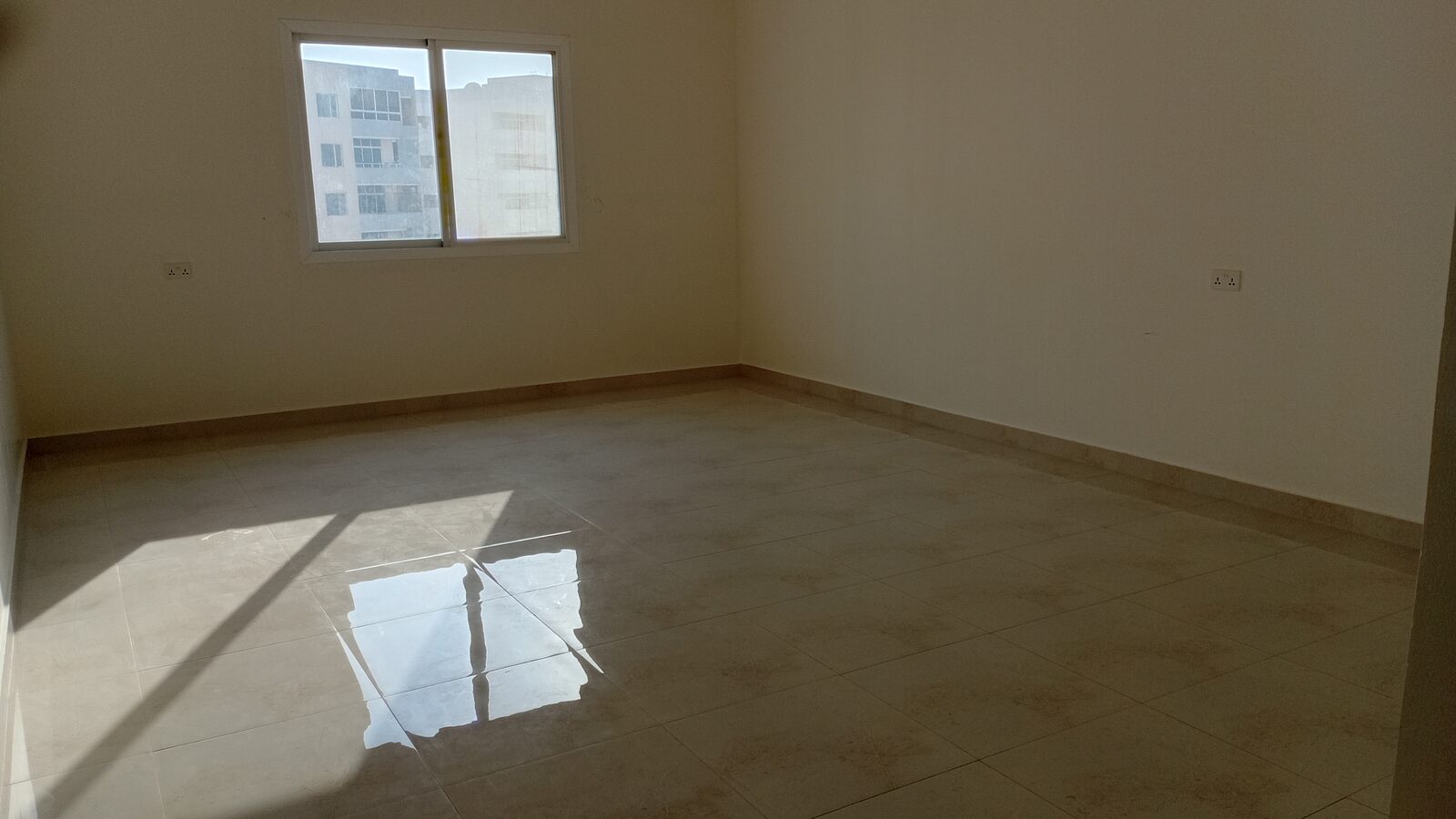 Hidd, Real Estate, 5 Bedroom Flat For Rent In Hidd