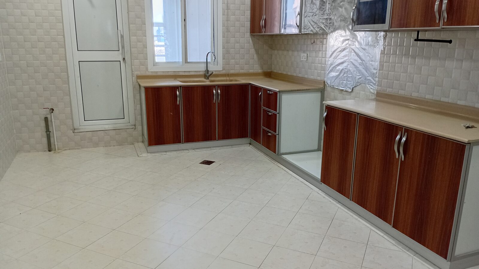 Hidd, Real Estate, 5 Bedroom Flat For Rent In Hidd