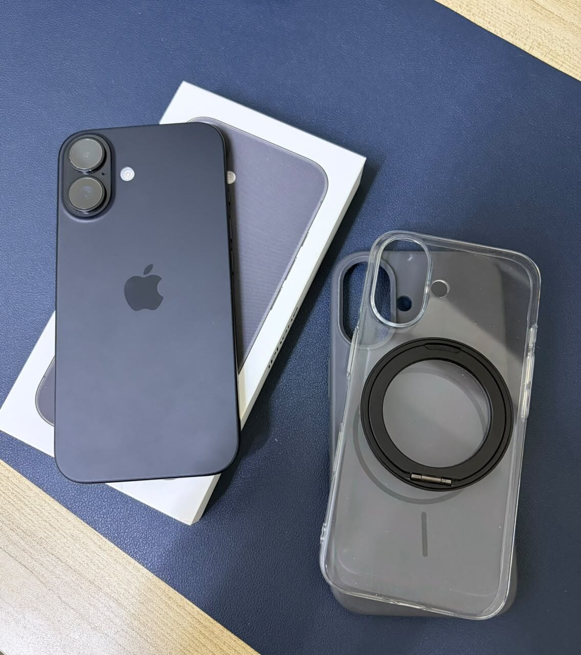 Al Jubail Al Balad, Mobile Phones, SAR 2750,  Iphone 16 Black 128GB Battery 98%