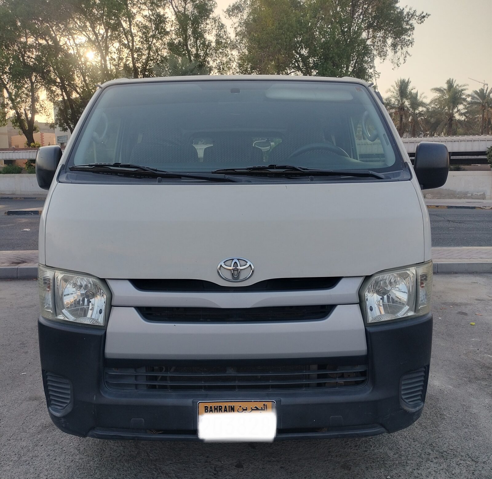 Manama, Vehicles, Cars & Trucks , Toyota Hi-Ace,  2015,  Manual,  300000 KM,   Toyota Hiace Passenger Bus
