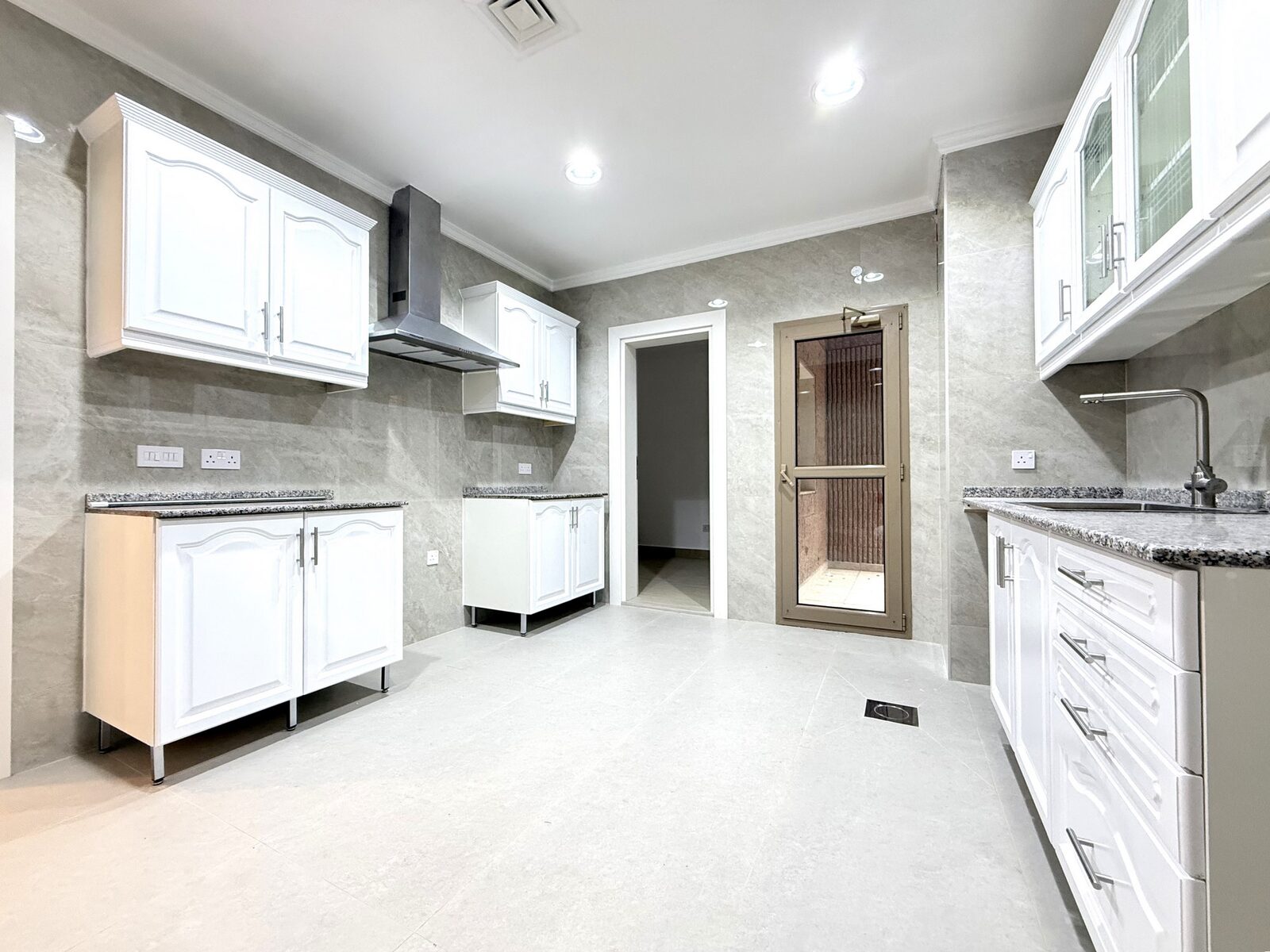 Salwa, Apartments, Flats, Houses & Villas, KWD 850/month,  Salwa - Big 3 Bedrooms Apartment With 2 Balconies