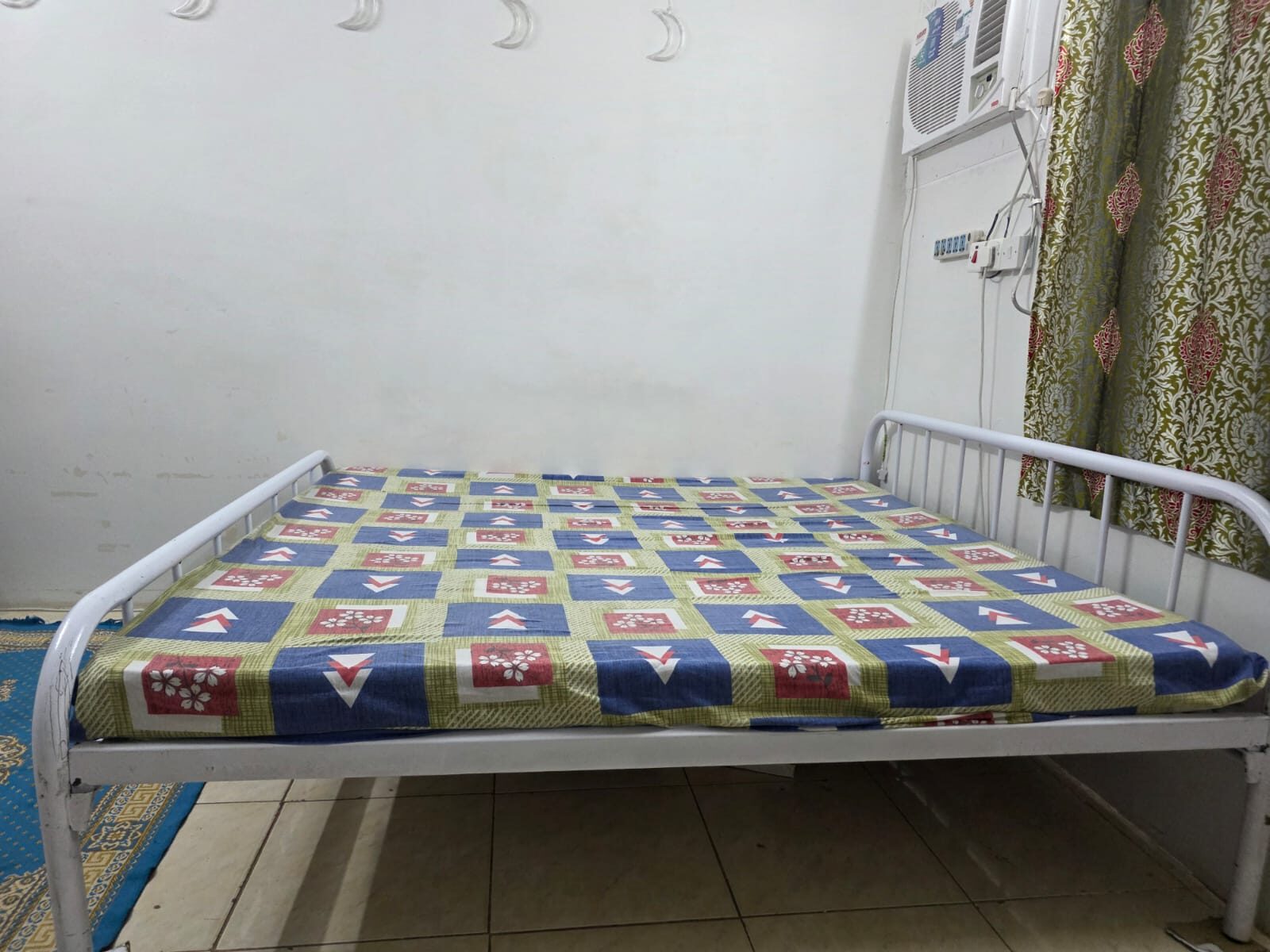 Riyadh, Furniture, SAR 175,  Double Bed(190 &times; 180 Cm), Single Bed(190 &times; 90 Cm)