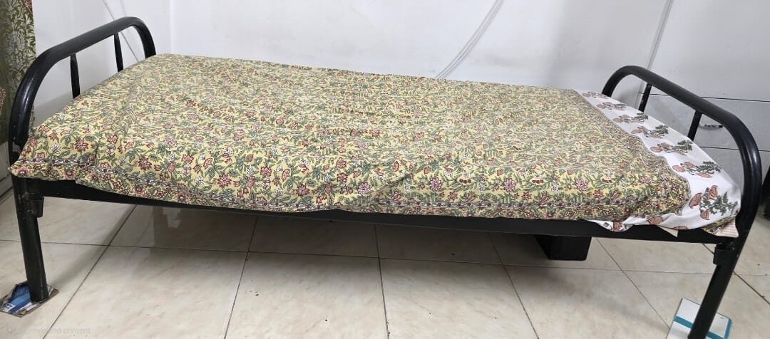 Riyadh, Furniture, SAR 175,  Double Bed(190 &times; 180 Cm), Single Bed(190 &times; 90 Cm)
