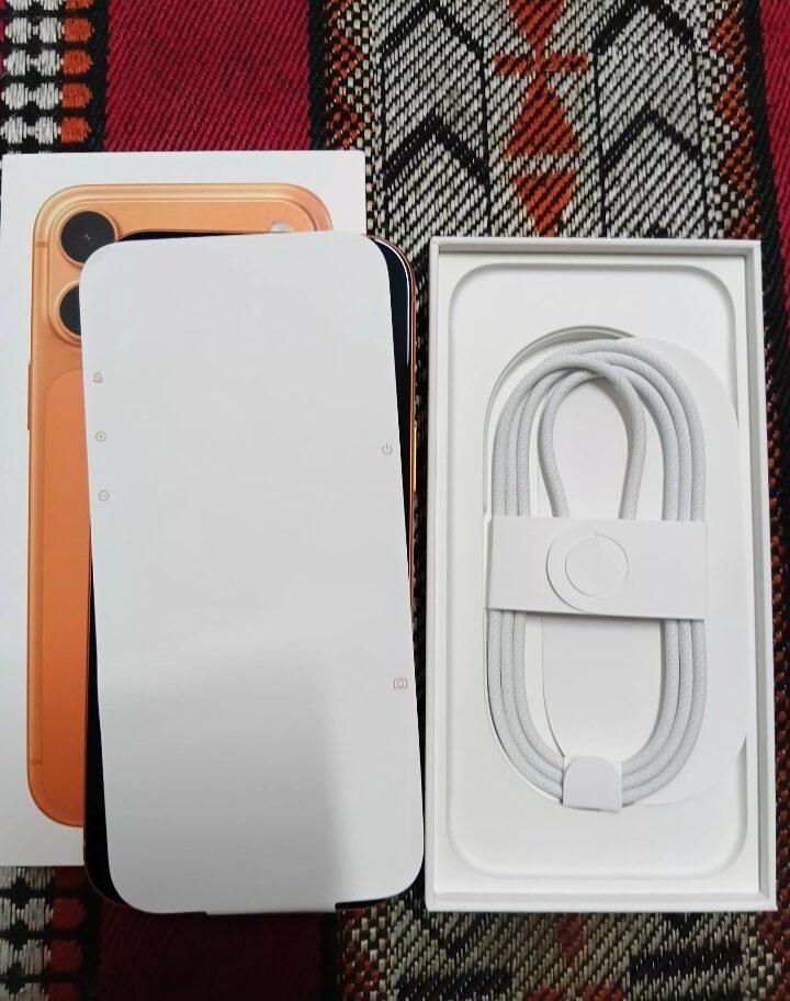 Manama, Mobile Phones, BHD 510,  Apple IPhone 17pro Max 512gb Cosmic Orange