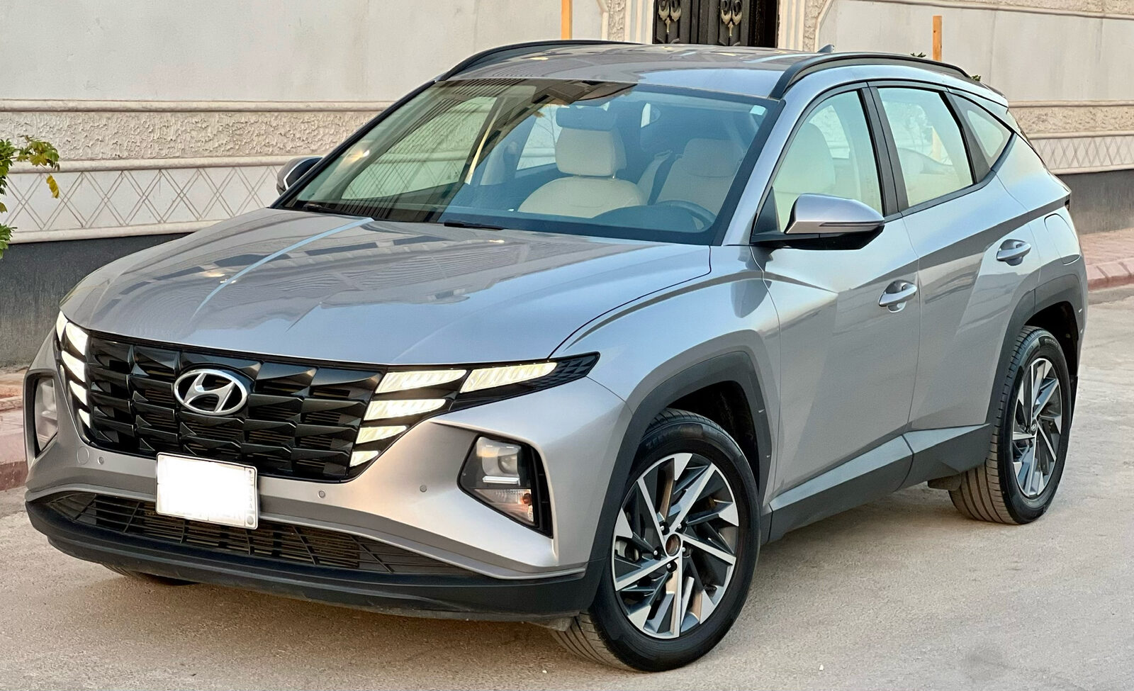 Riyadh, Vehicles, Cars & Trucks , SAR 79500,  Hyundai Tucson,  2024,  Automatic,  82638 KM,   Smart   2.0 L 4x4 All Original Condition