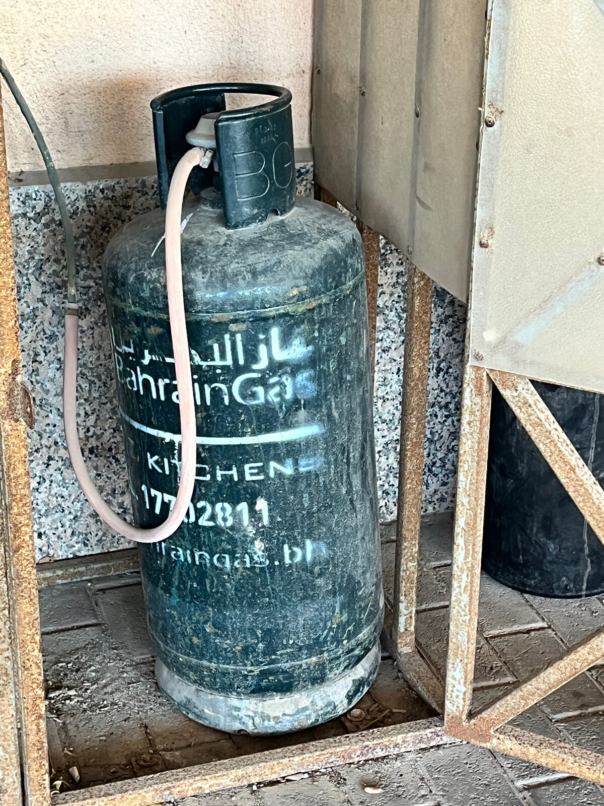Hidd, Appliances, BHD 25,  Bahrain Gas Medium Cylinder With Regulator & Gas Hose &ndash; Excellent Condition &ndash; BD 25