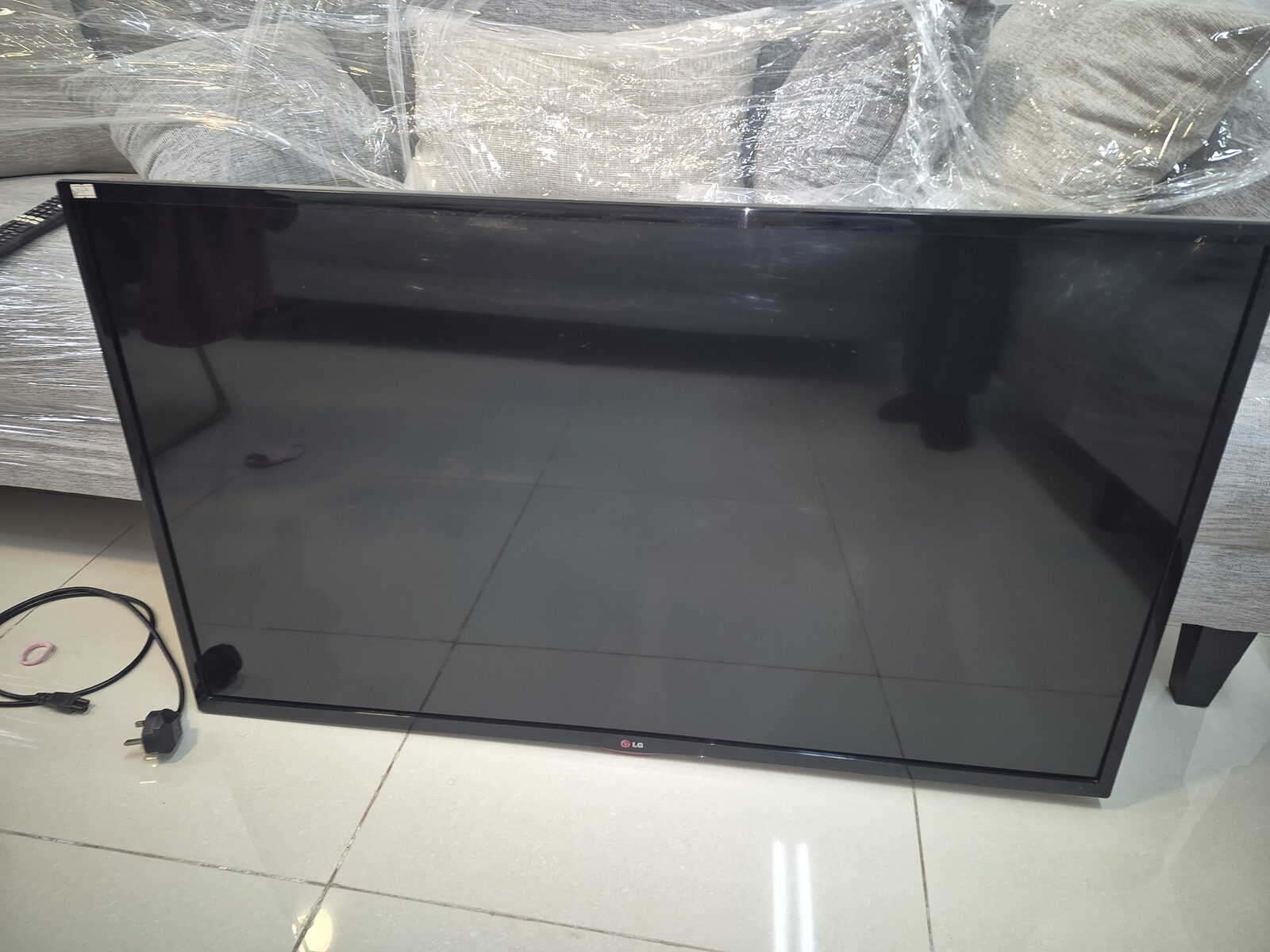 Jubail, Electronics, SAR 100,  LG 47" TV