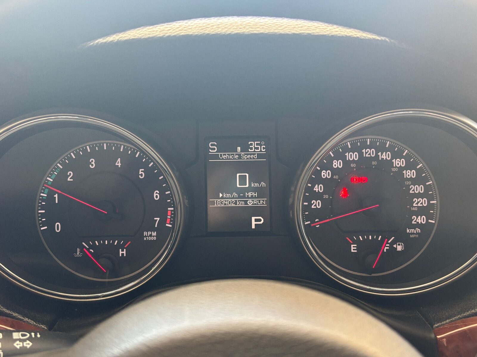 Manama, Vehicles, Cars & Trucks , BHD 2,  Jeep Grand Cherokee Limited,  2013,  Manual,  183000 KM,  المقابة ، شارع البديع