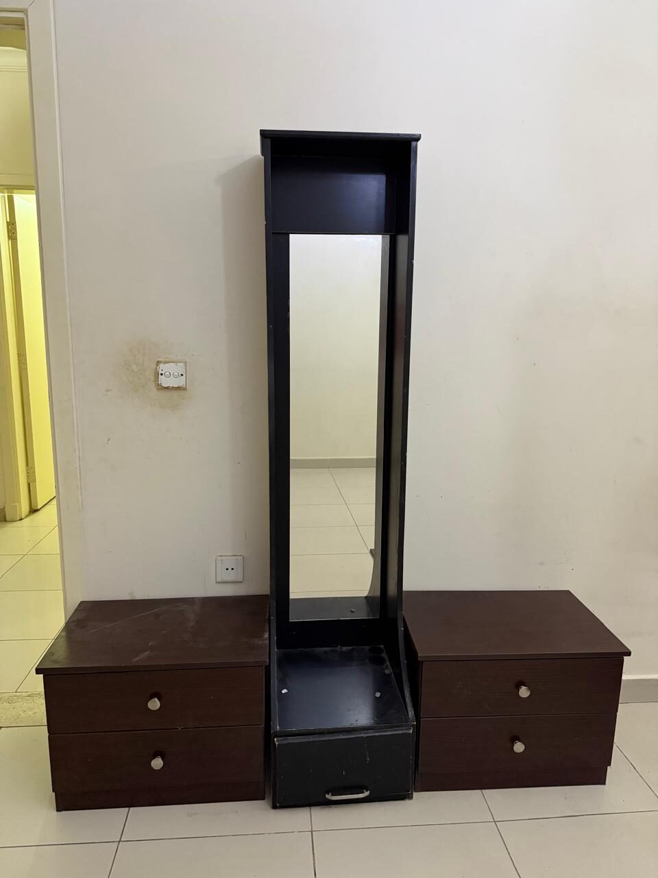 Riyadh, Furniture, SAR 500,  11 Good Condition Furniture Items At Cheap Price Of 500 SAR Only