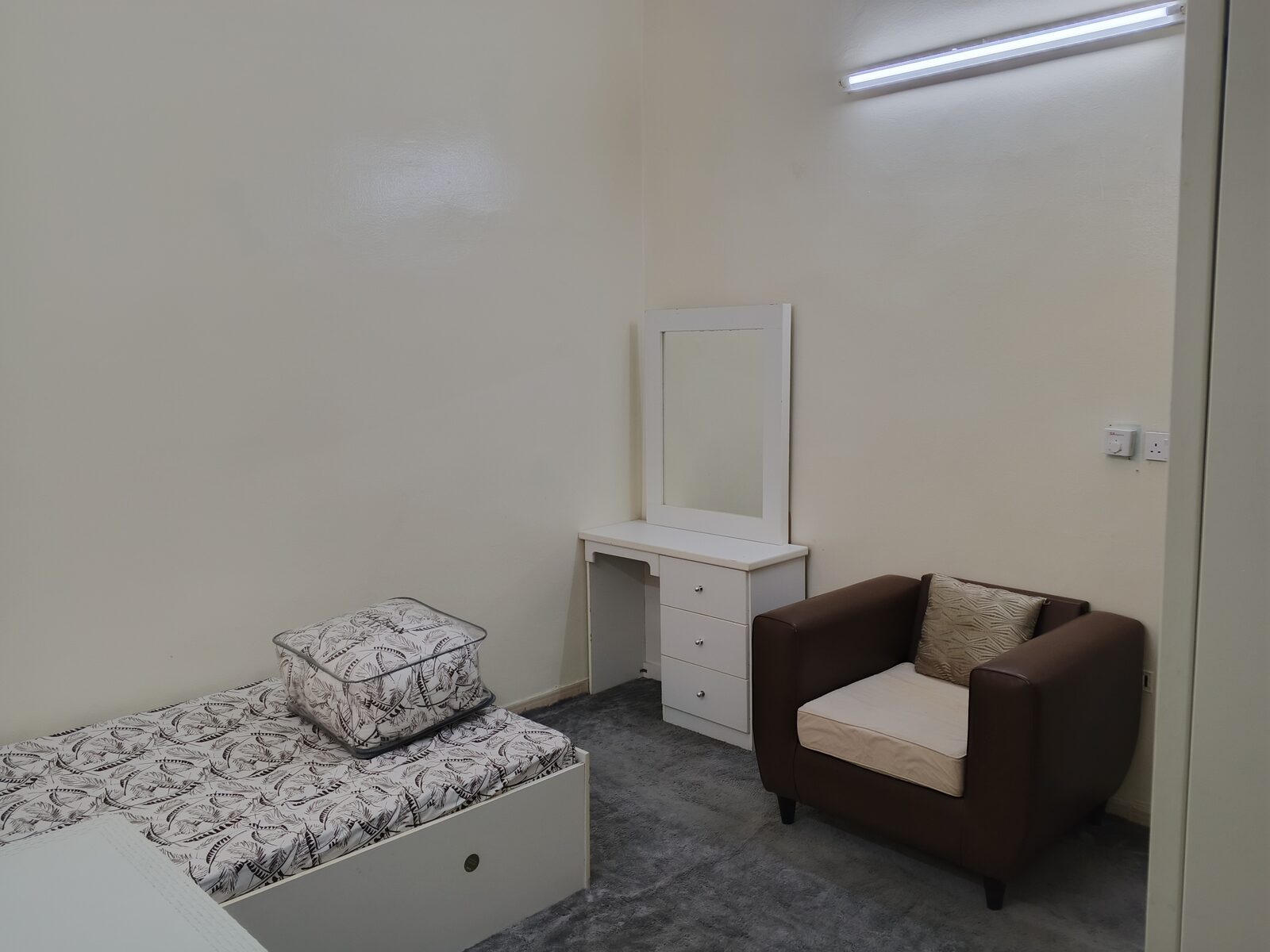 Yanbu, Apartments, Flats, Houses & Villas, SAR 900/month,  1 BR,  Furnished Room For Rent &ndash; Bachelor Only (Yanbu)