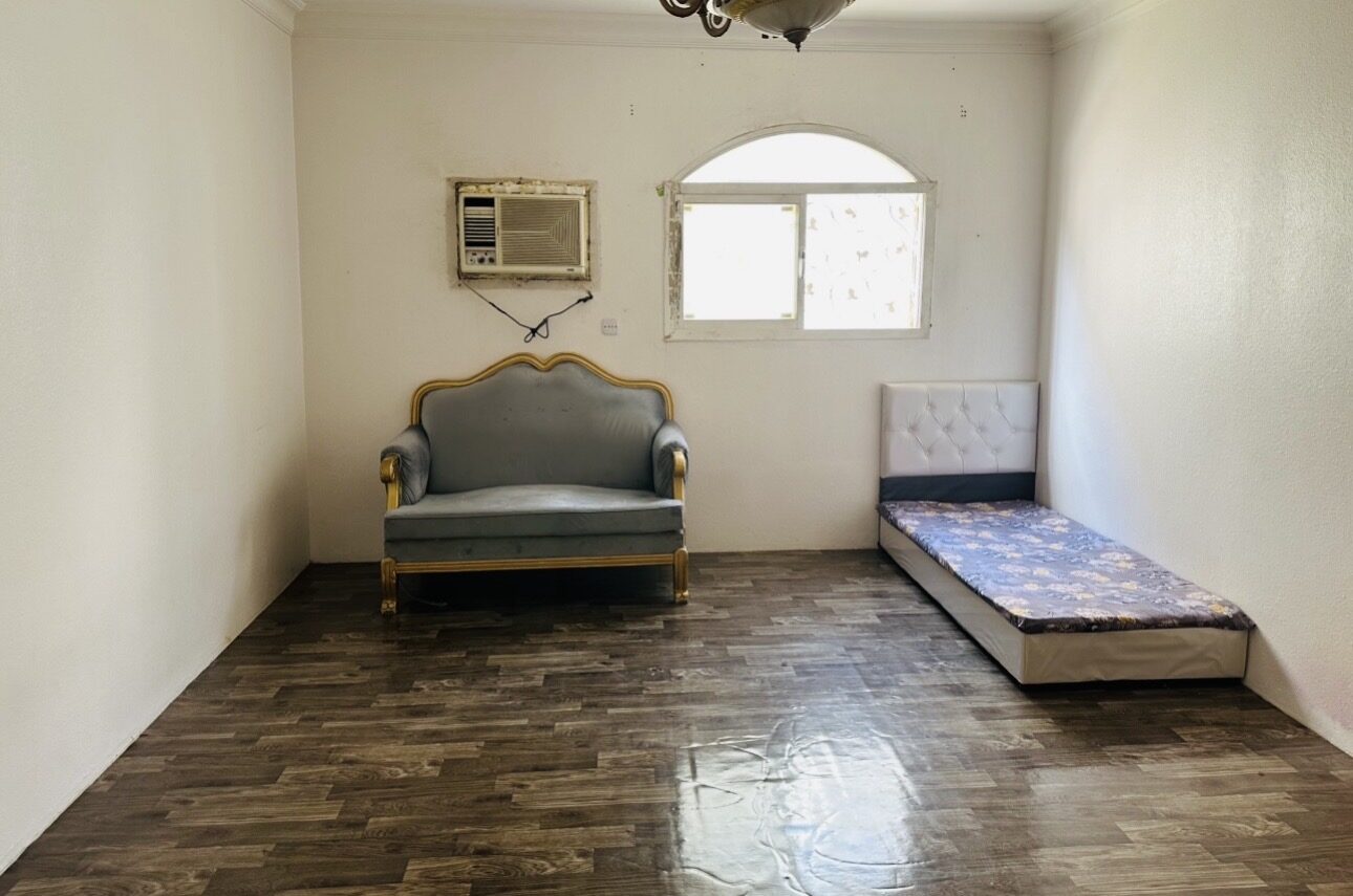 Riyadh, Rooms for Rent, SAR 1200/month,  Spacious Private Room With Separate Entrance & Bathroom In Villa For Professional Bachelor